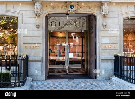 gucci store champs elysees|gucci paris locations.